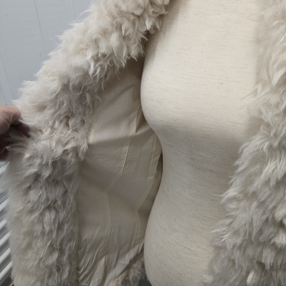 Dylan Los Angeles Faux Fur Shaggy Coat | Cream White | Size Small | NWT - Picture 6 of 10